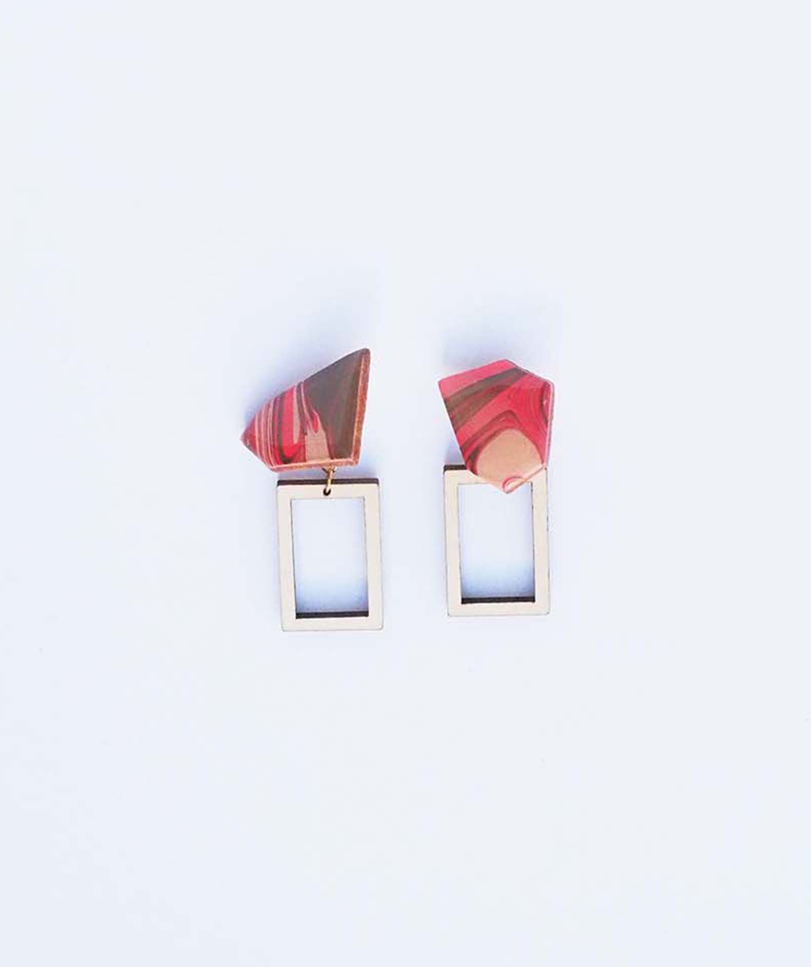 マーブリング本革と木のピアス