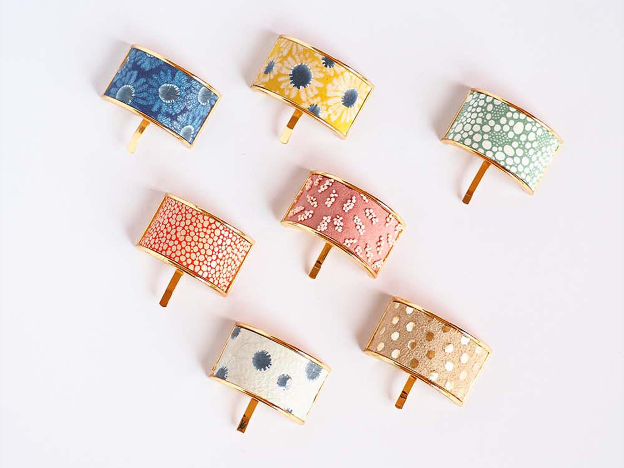 様々な柄の本革のポニーフック7種